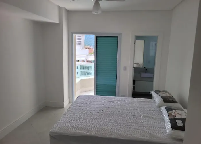 230 Enseada Guarujá Van Gogh